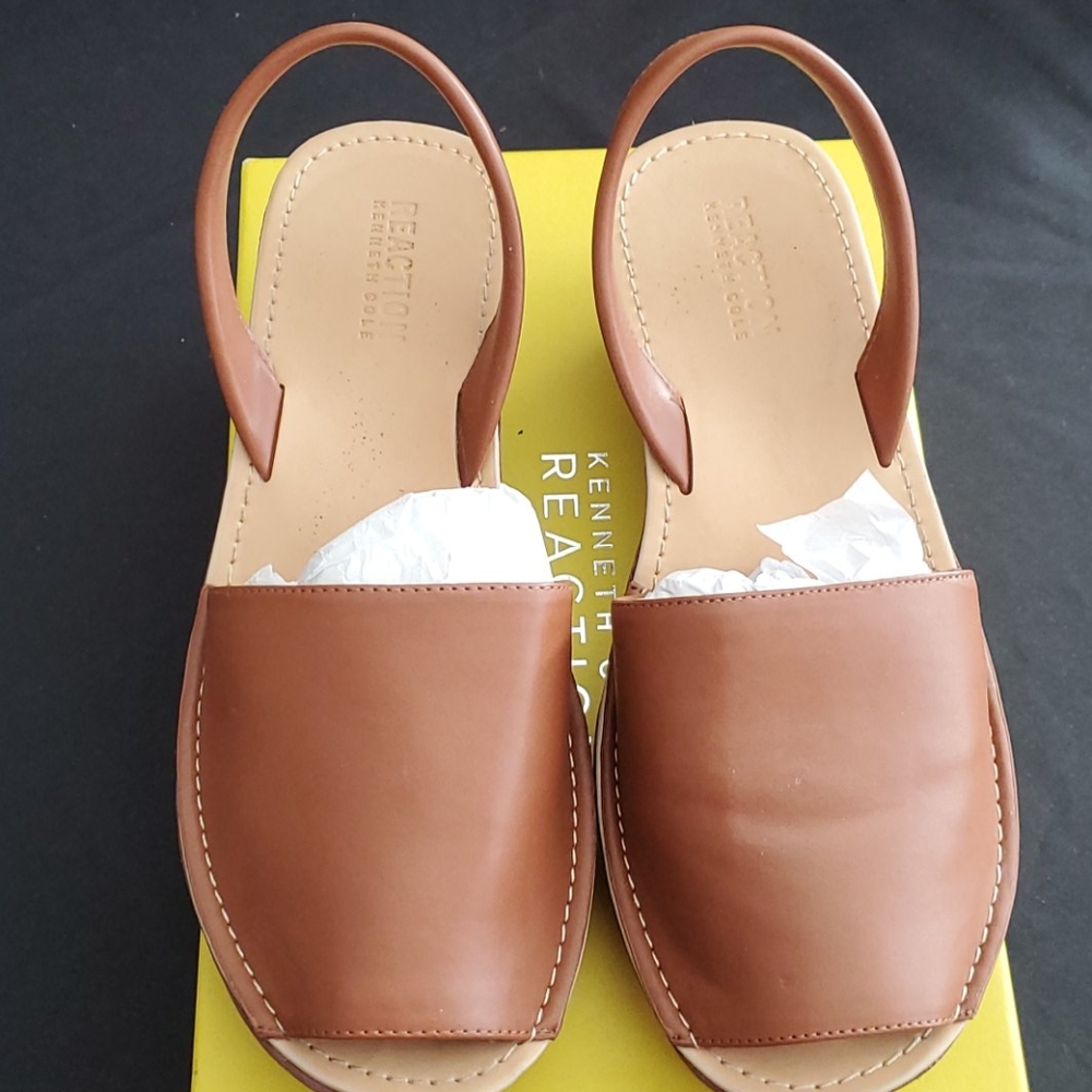 Kenneth Cole Reaction Fine Glass Sandal